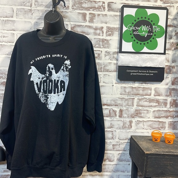 My favorite spirit is vodka sweatshirt XXL - Picture 1 of 6